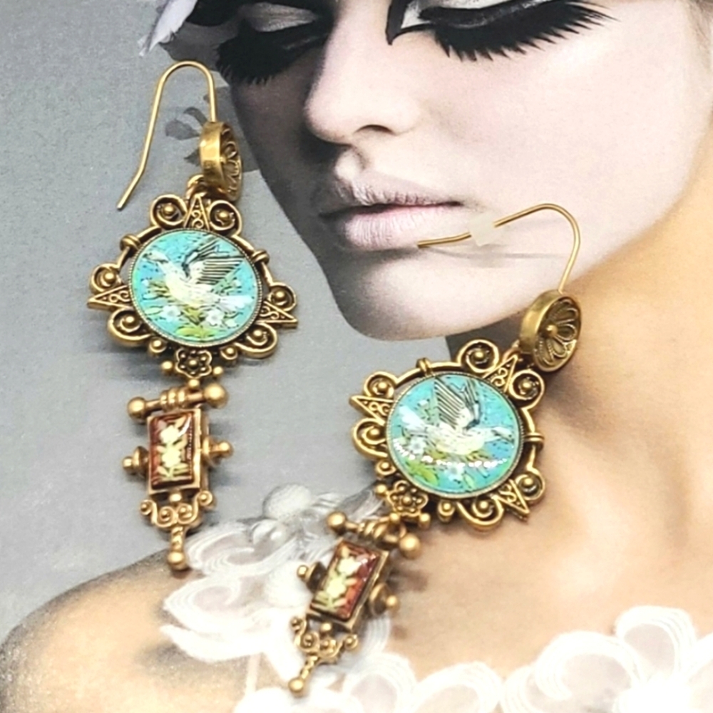 Vintage Elegant Handpainted Bird Swan Palace Style Gold Earrings